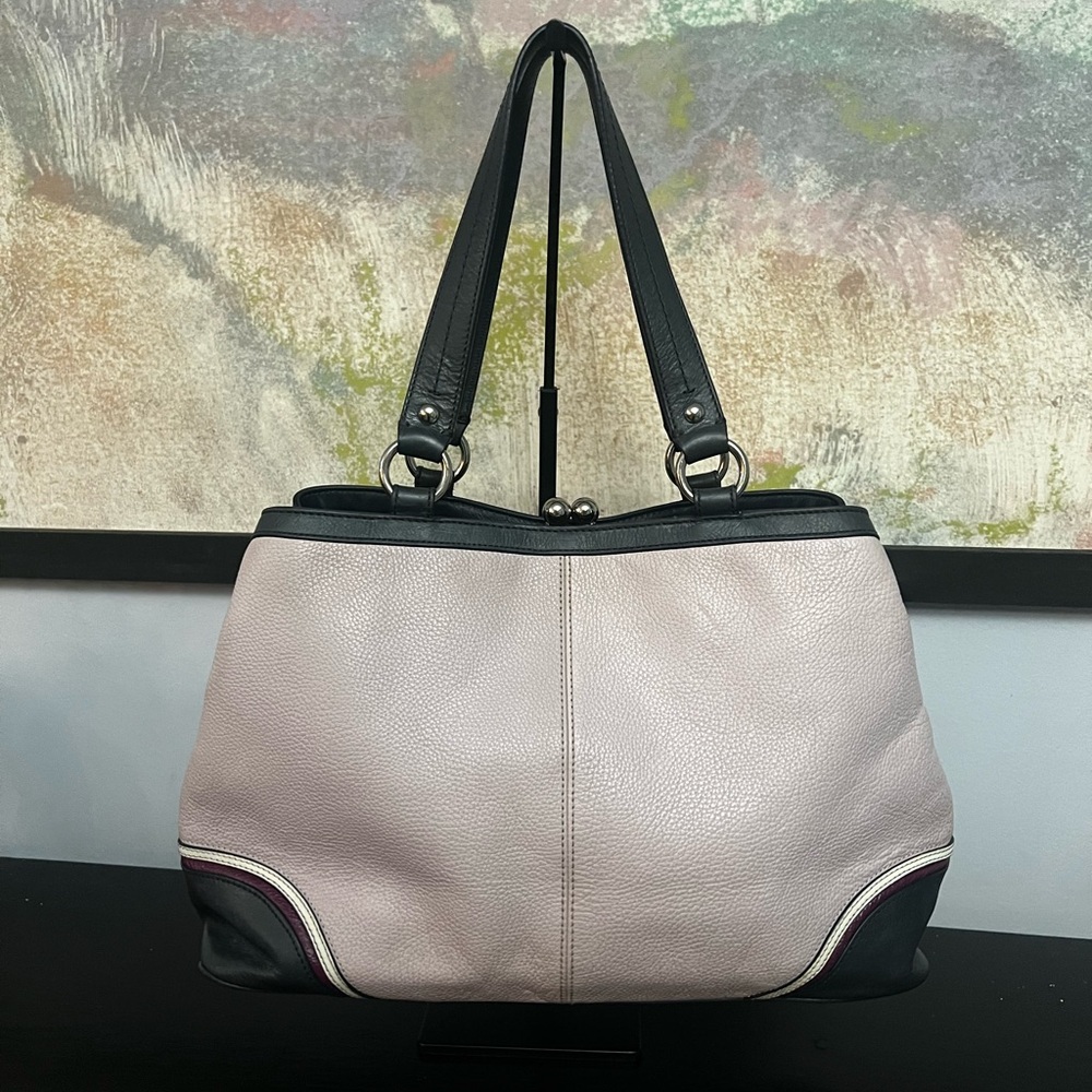 Coach Laura Spectator Shoulder bag With 3 Compartments and Kisslock 2010 - Picture 10 of 14